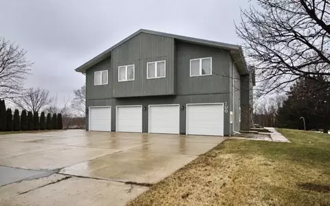 700 Meadow Park Dr, Clinton, WI 53525
