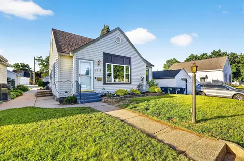 2219 Jackson St, La Crosse, WI 54601