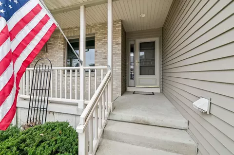 213 Fairview Cir #50, Waunakee, WI 53597