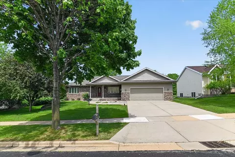 409 Badger Ln, Waunakee, WI 53597