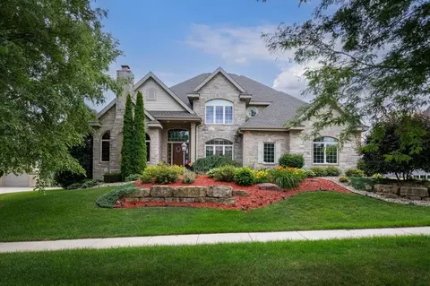 9715 Red Sky Dr, Middleton, WI 53562