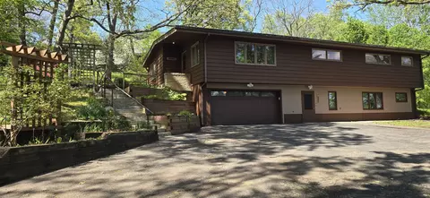 2820 Allegheny Dr, Madison, WI 53719