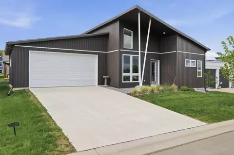 104 Boneset Ave, Poynette, WI 53955