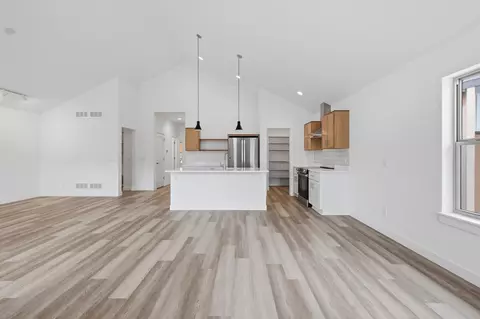 Living - 118 Boneset Ave, Poynette, WI 53955 photo 9 of 11