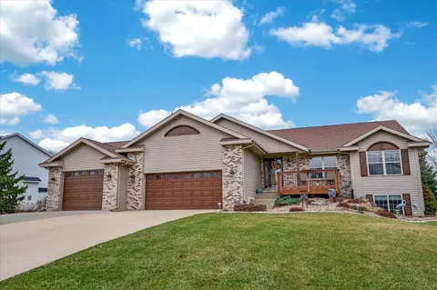 3215 Conservancy Estates Ln, Sun Prairie, WI 53590