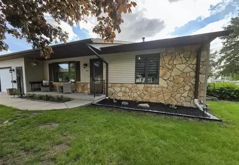709 W Lincoln St, Waupun, WI 53963