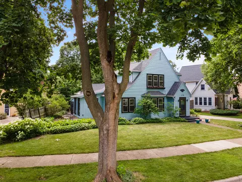 1176 Columbus Cir, Janesville, WI 53545