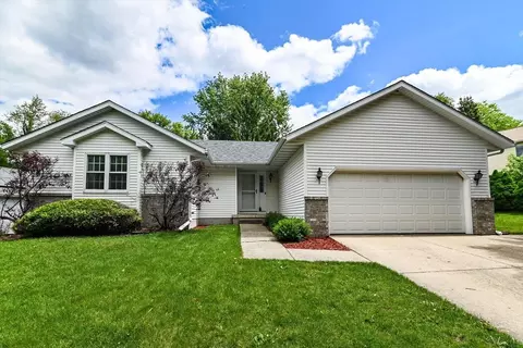 2609 Crest Line Dr, Madison, WI 53704