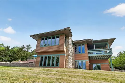 n8081 Springer Road, Lake Mills, WI 53551