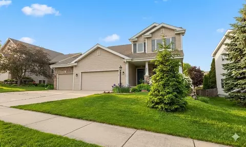 2988 Stamford Pl, Fitchburg, WI 53711