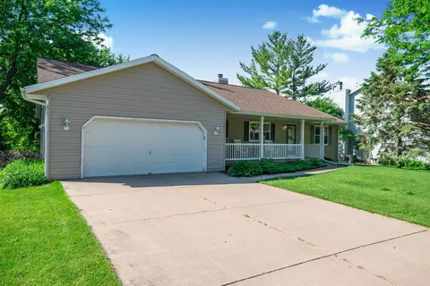 629 W Mohawk Trl, Deforest, WI 53532