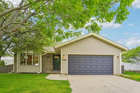 7526 Crawling Stone Rd, Madison, WI 53719