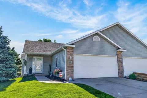 828 Dunn Ave, Oregon, WI 53575