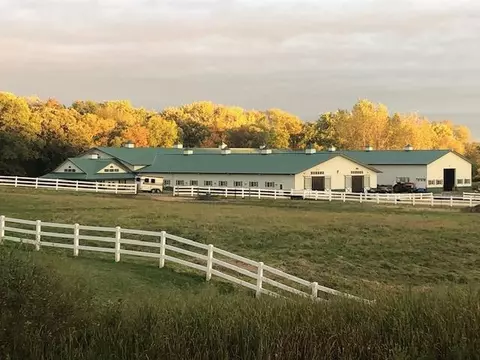 5500 Surrey Ln, Waunakee, WI 53597