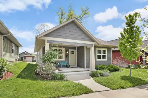 2427 Allied Dr, Madison, WI 53711