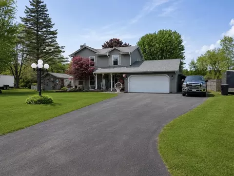 w323s7553 Park Ridge Dr, Mukwonago, WI 53149