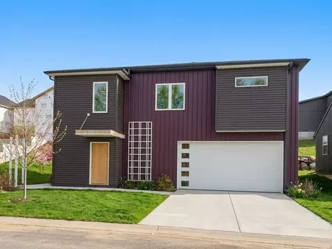 120 Boneset Ave, Poynette, WI 53955