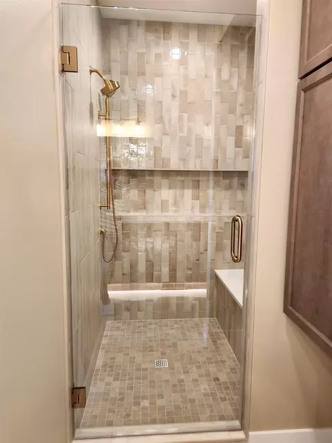 Bath - 4074 Hanover Dr, Deforest, WI 53532 photo 4 of 7