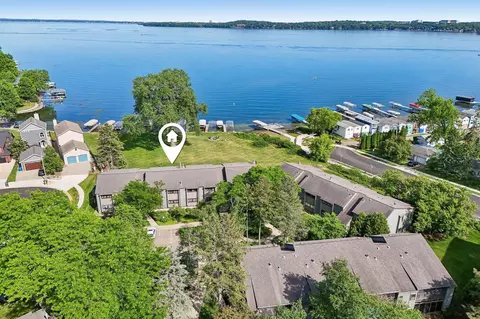 2843 Century Harbor Rd #4, Middleton, WI 53562