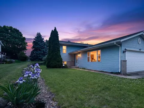 808 N Clover Ln # B, Cottage Grove, WI 53527