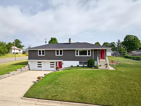 1107 23rd St, Monroe, WI 53566