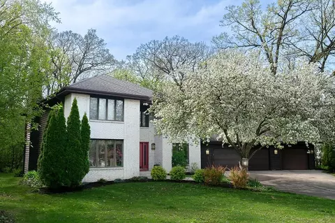 5800 Ivanhoe Cir, Fitchburg, WI 53711