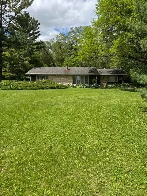 2756 Gaston Rd, Cottage Grove, WI 53527