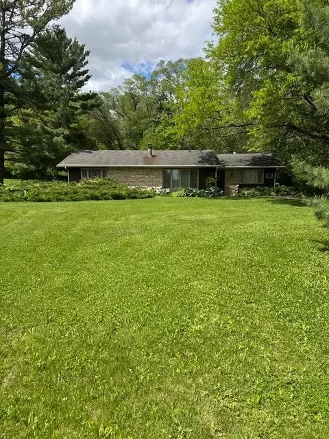 2756 Gaston Rd, Cottage Grove, WI 53527