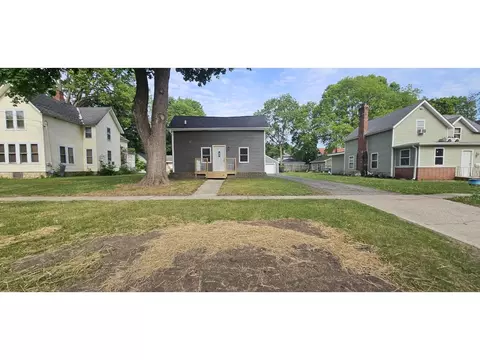 831 Harrison Ave, Beloit, WI 53511