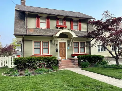 1010 S 8th St, Watertown, WI 53094
