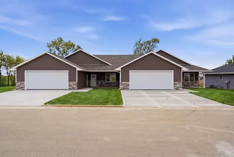 631 Pine St, Dickeyville, WI 53808