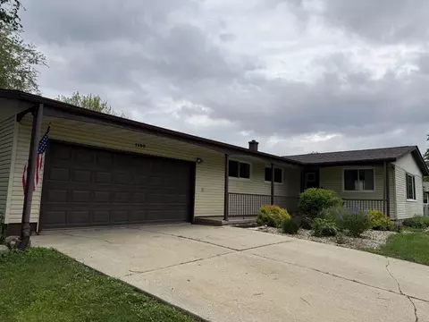 1190 Perry Dr, Platteville, WI 53818