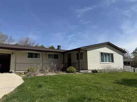 1190 Perry Dr, Platteville, WI 53818