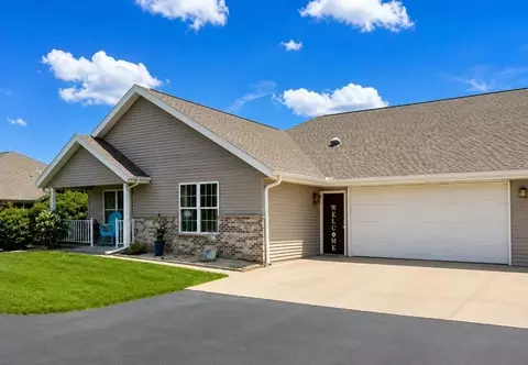756 Brown School Roa #D, Evansville, WI 53536