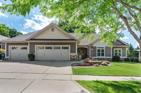 19 Savannah Pkwy, Deerfield, WI 53531