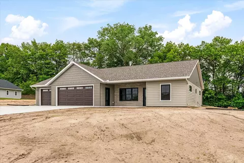 38098 Red Cedar Cir, Prairie Du Chien, WI 53821