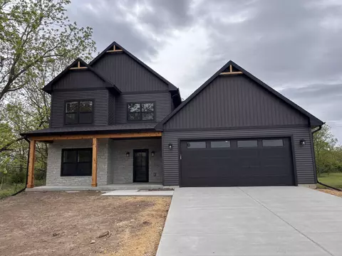 101 Douglas Dr, Brooklyn, WI 53521