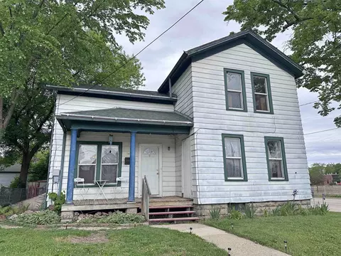102 Union St, Janesville, WI 53548