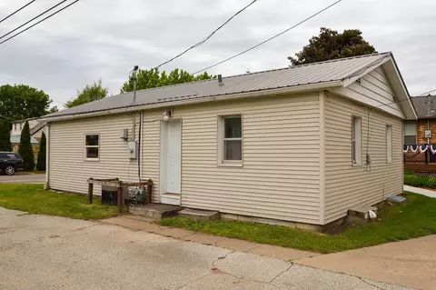 109 W Pine St, Prairie Du Chien, WI 53821