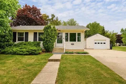2259 Staborn Dr, Beloit, WI 53511