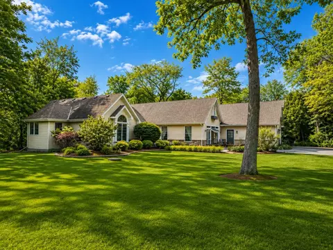 4308 N Juniper Dr, Janesville, WI 53545