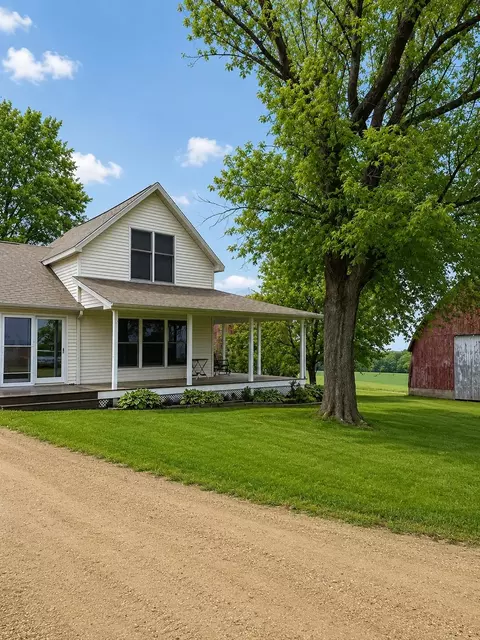 8734 W County G Rd, Wonewoc, WI 53968