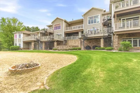 715 Canyon Rd #4, Wisconsin Dells, WI 53965