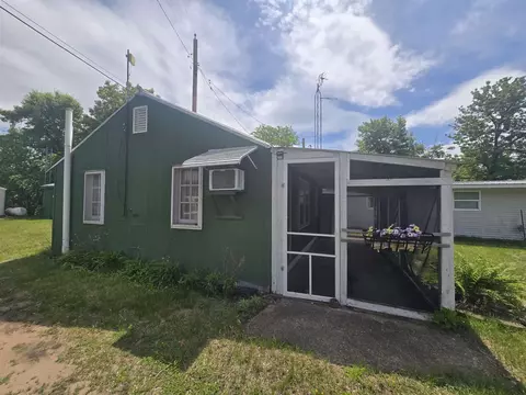 10606 Pine Ln, Bloomington, WI 53804