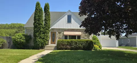 2041 Julius St, Cross Plains, WI 53528