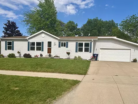 446 Arbor Dr, Juneau, WI 53039