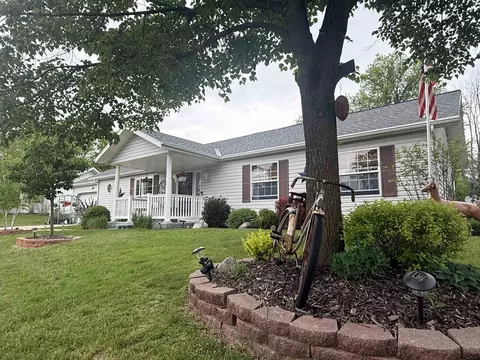 n115w20978 Brookside Dr, Germantown, WI 53022