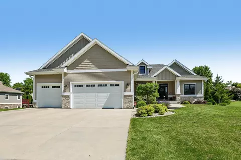 2113 Peaceful Valley Pkwy, Waunakee, WI 53597