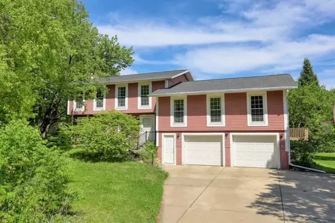100 Melody Cir, Verona, WI 53593