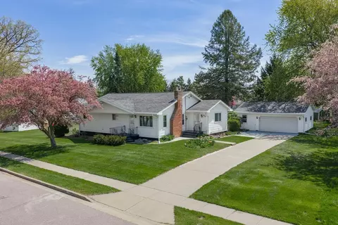 612 Grove St, Mauston, WI 53948